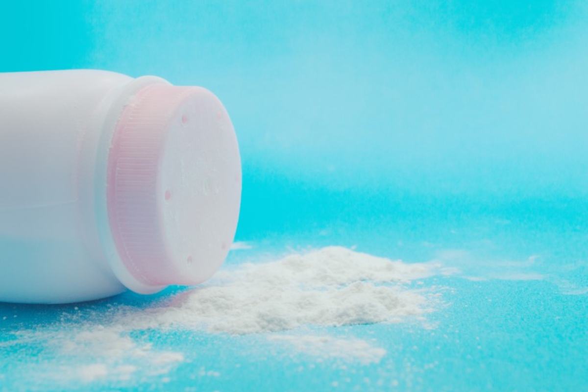 Borotalco, pulizia specchi